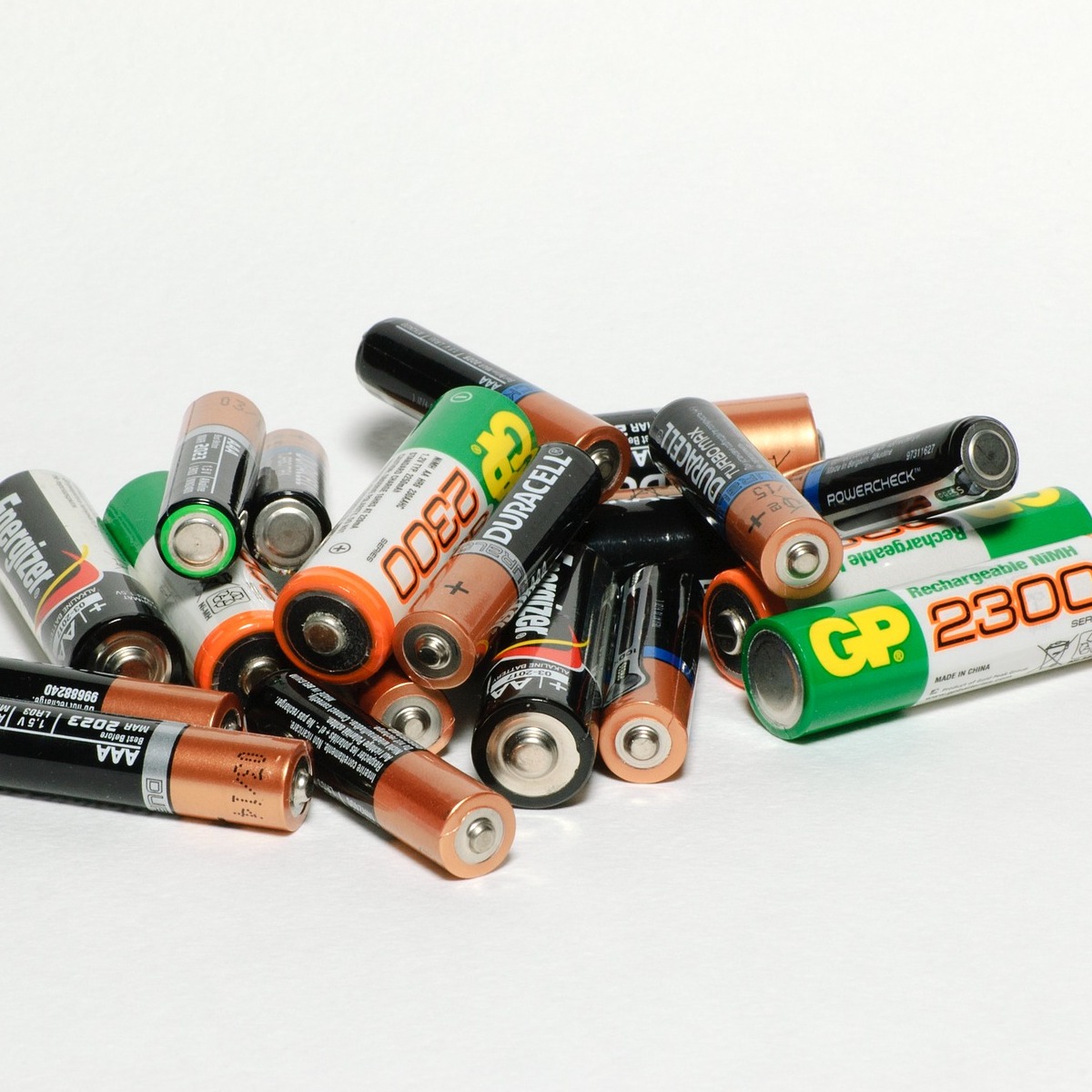moverse Luminancia Establecer Sabes cómo reciclar tus pilas y baterías en casa?