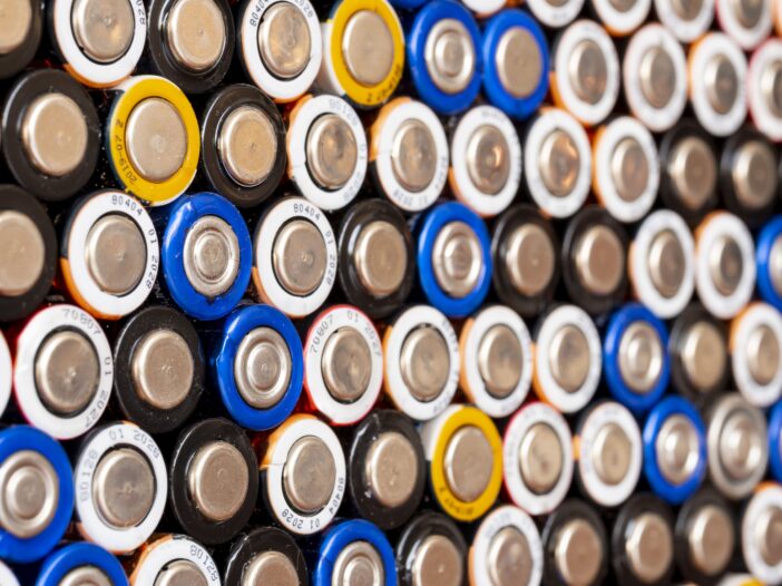 ¿Reciclar pilas no sirve? 5 mitos falsos que debes olvidar ya