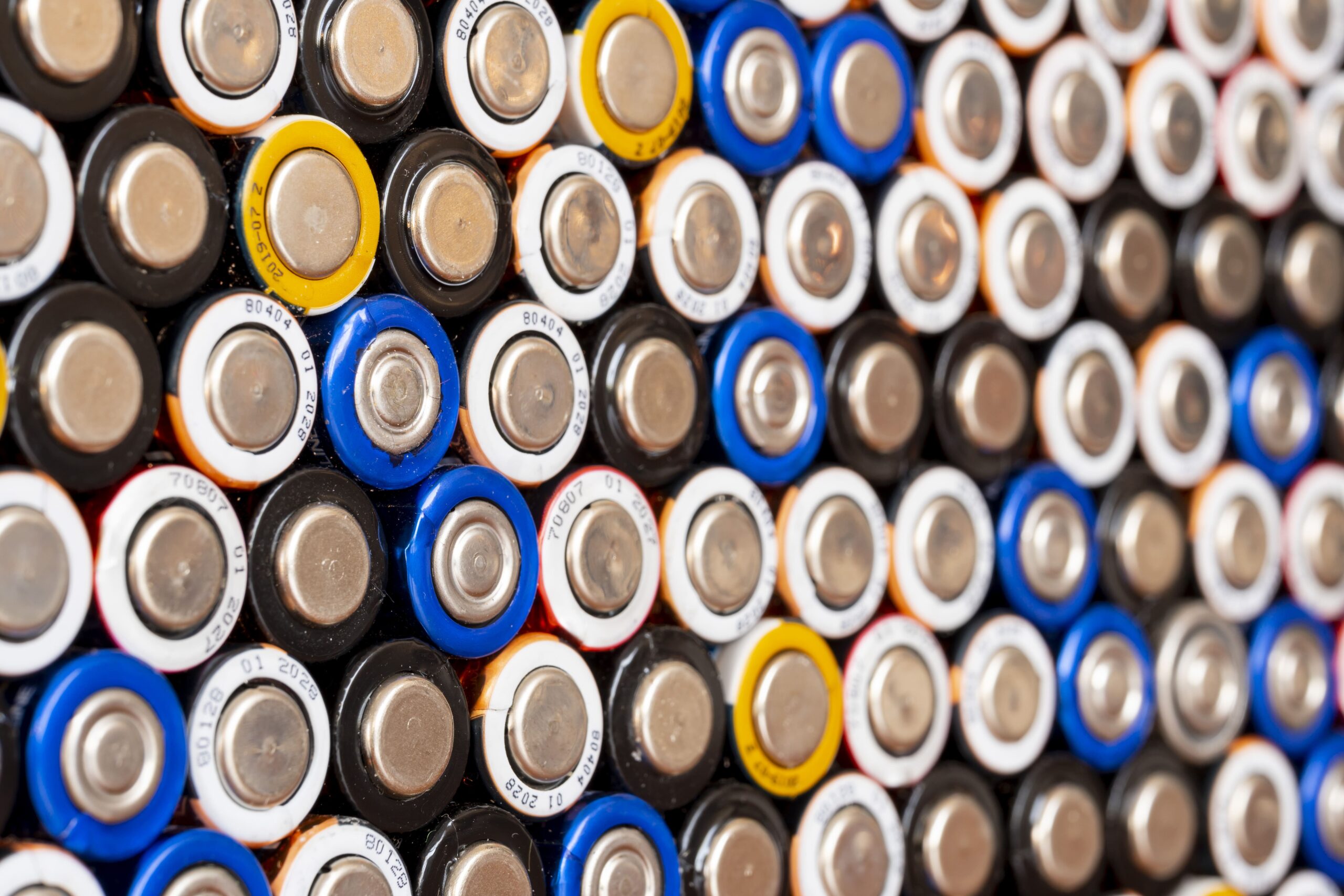 ¿Reciclar pilas no sirve? 5 mitos falsos que debes olvidar ya